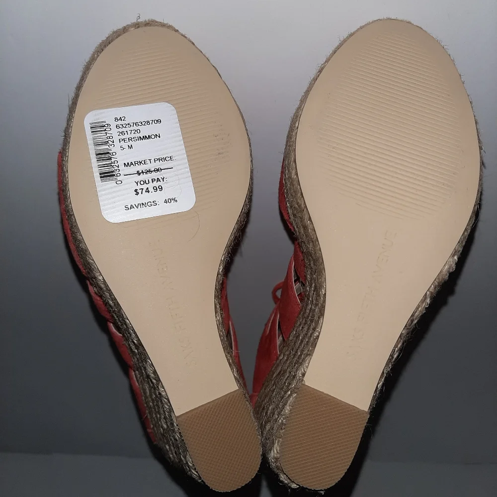 SAKS FIFTH AVENUE Chelsea Suede Lace-up Wedge 5.5
